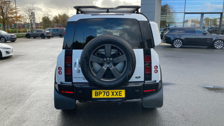 Land Rover Defender 3.0 D300 X-Dynamic HSE 110 5dr Auto Diesel Estate